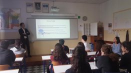 Yener & Yener  İstanbul Özel Notre Dame de Sion Fransız Lisesi’ndeydi.